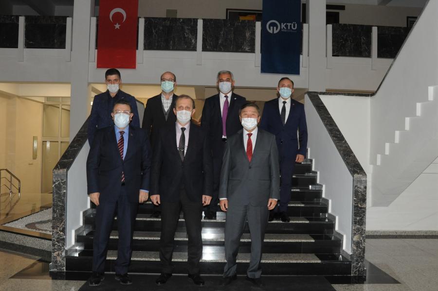 TÜRKSOY Genel Sekreteri Düsen KASEINOV, Türk Müh.Mim. Birliği Şube Müdürü Saim ADANUR ve TÜRKSOY Azarbeycan Temsilcisi Elçin GAFARLI