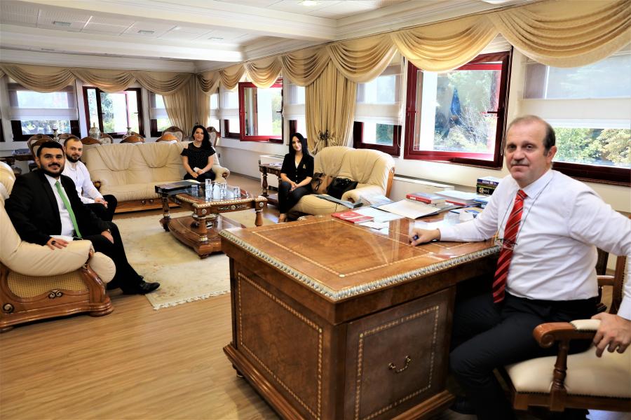 Trabzon Benim Hocam Dersanesi Eğitim Kurumu Yönetim Kurulu Başkanı Nebahat ALİVEYİSOĞLU ve Üyeleri