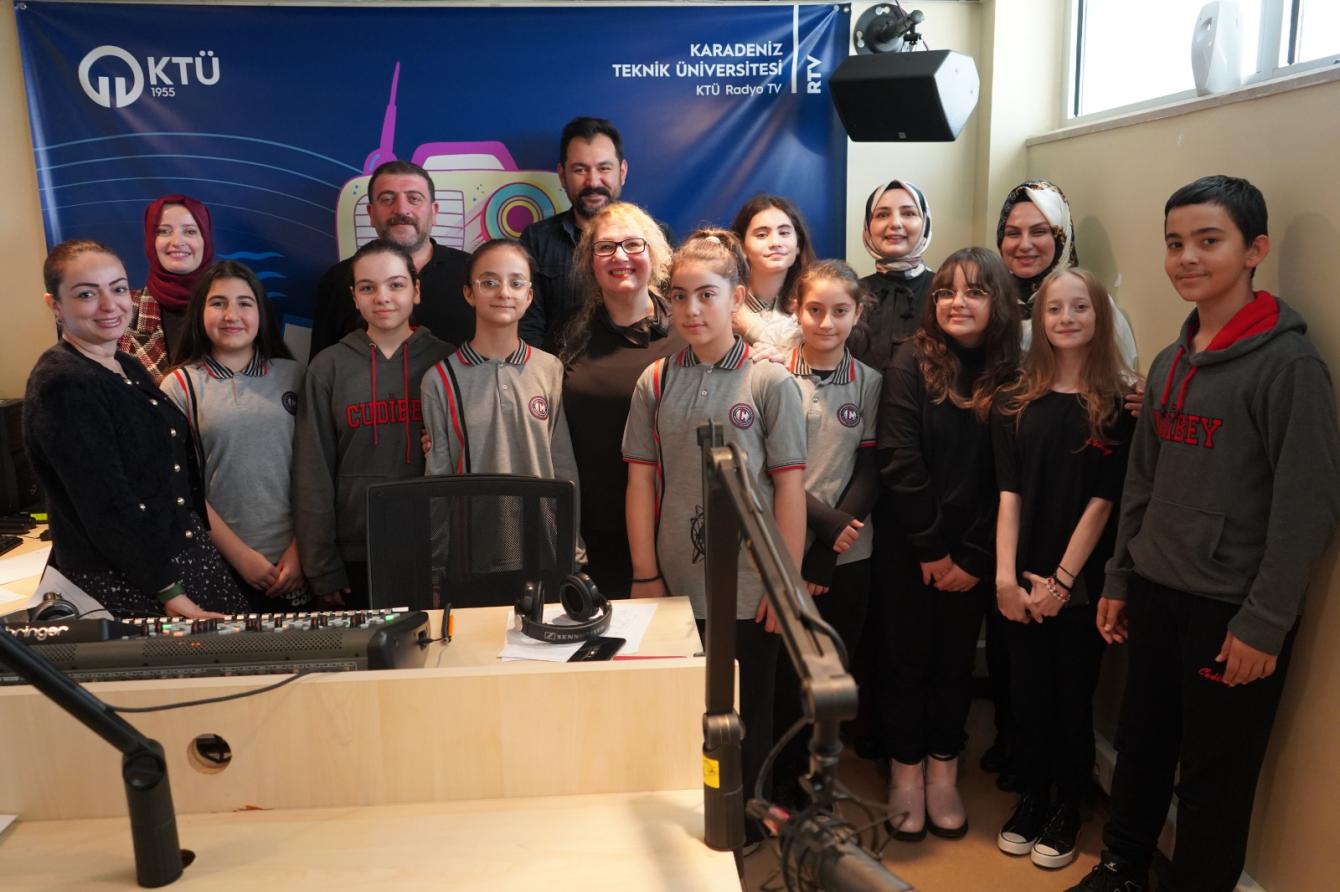 24.11.2023 Öğretmenler Günü Özel Radyo Programı-Cudibey Ortaokulu Öğretmenleri ve Öğrencileri 