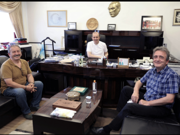 Rektörümüze Anlamlı Ziyaret