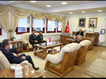KTÜ Spor'un Altın Madalyalı Taekwondo Sporcusu Fatma KELEŞ, Rektörümüzü Ziyaret Etti