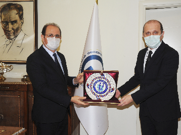 Bayburt Üniversitesi Rektörü Prof. Dr. Selçuk COŞKUN, Rektörümüz Prof. Dr. Hamdullah ÇUVALCI'yı Ziyaret Etti