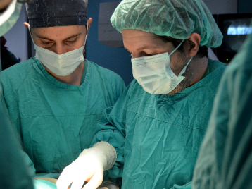 Doğuştan Kalça Çıkığı Olan 11 Aylık Kız Çocuğu Operasyonla Sağlığına Kavuştu